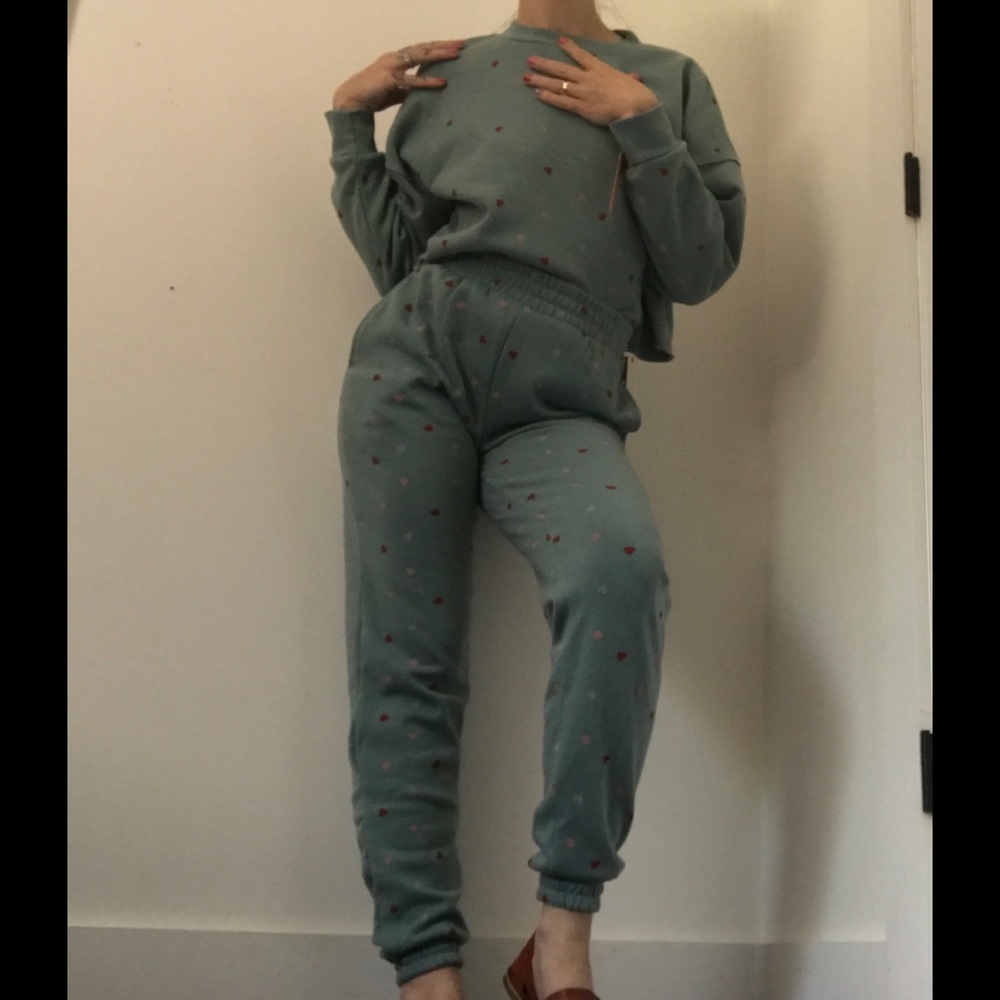 NWT Colsie Valentine’s Day Sweetheart Jogger Sweatsuit Set - Picture 1 of 16